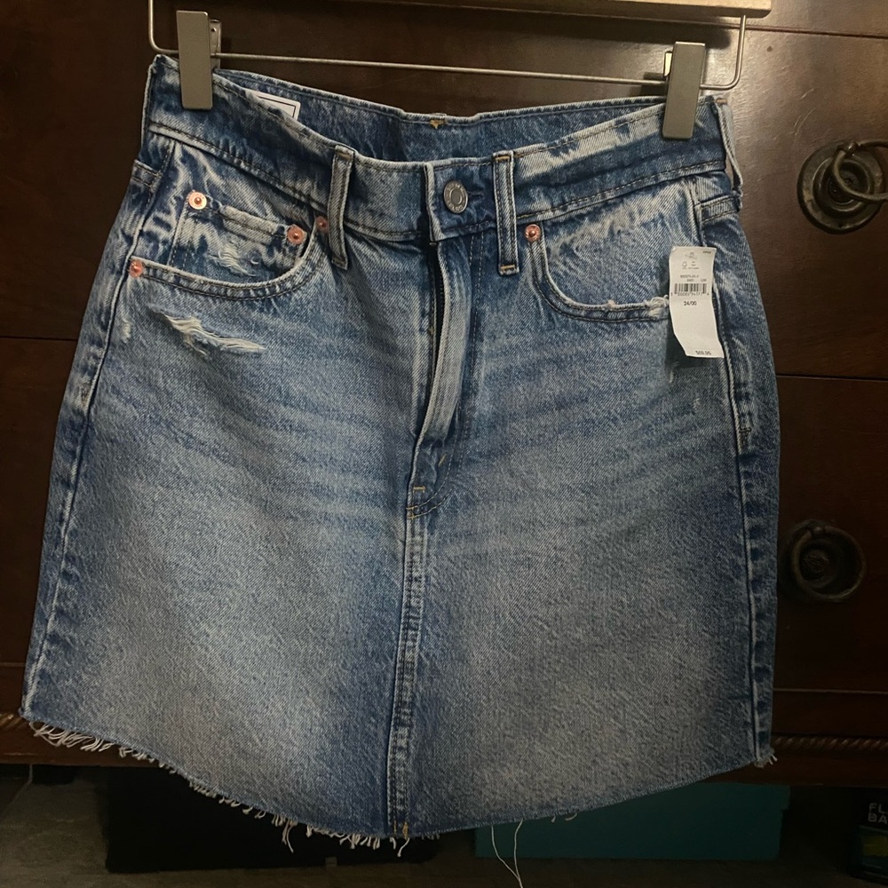 GAP icon denim skirt